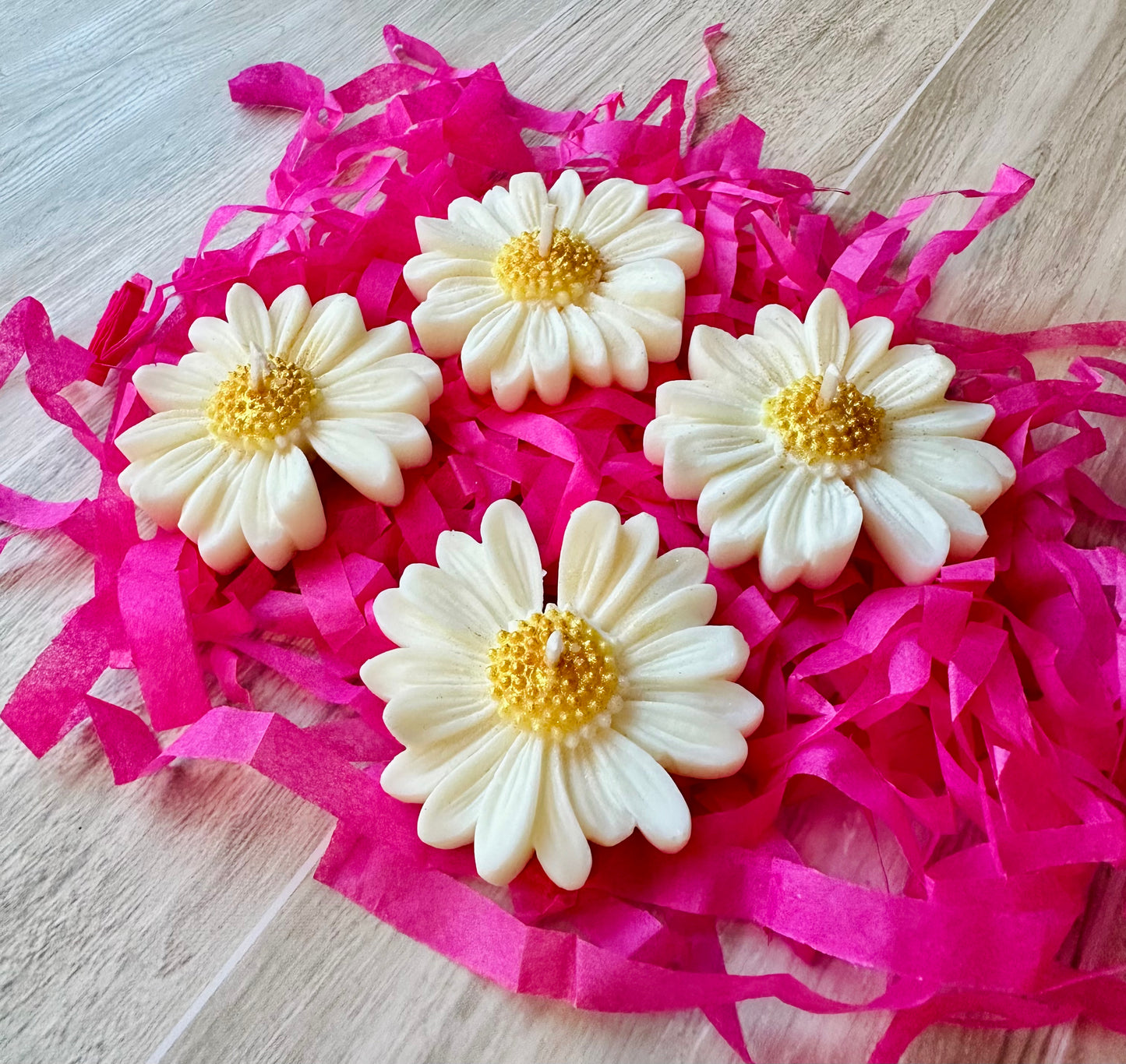 Handmade Soy Floating Daisy Flower Candle – Set of 4